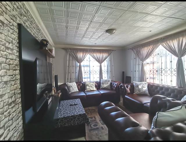 3 BEDROOM HOUSE FOR SALE IN KATLEHONG SOUTH
